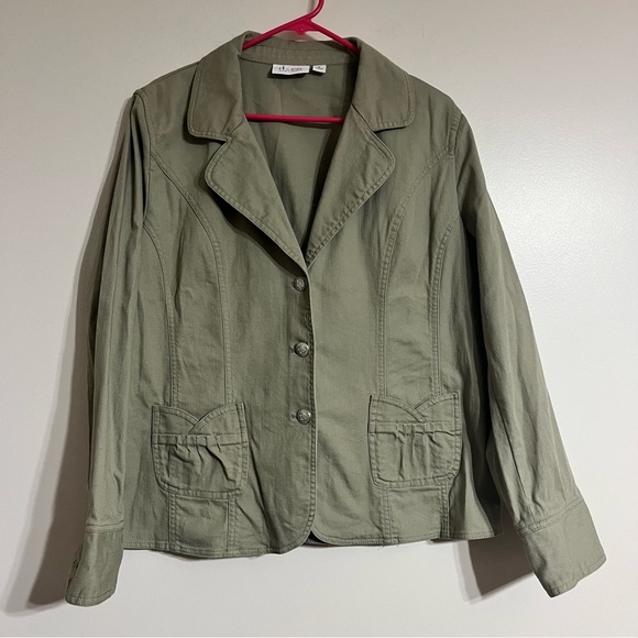 Women’s. D & Co Green Blazer Jacket Tulip Pockets Size Medium - Picture 1 of 8